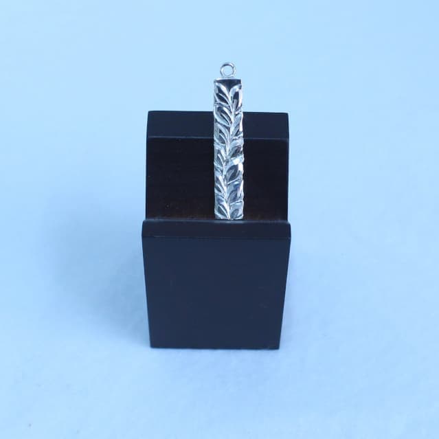 カーブマイレペンダントトップ　シルバー