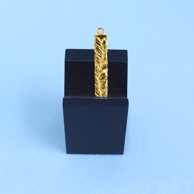 カーブマイレペンダントトップ　YG