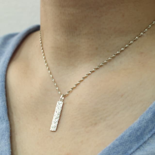 カーブマイレペンダントトップ　着用